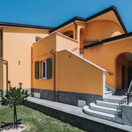 La Perla Gialla Apartamento Sarzana